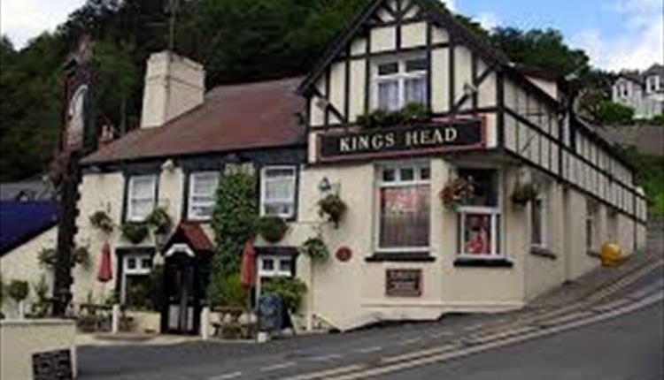Bodlondeb Castle Bed & Breakfast { Central Llandudno} Eksteriør billede