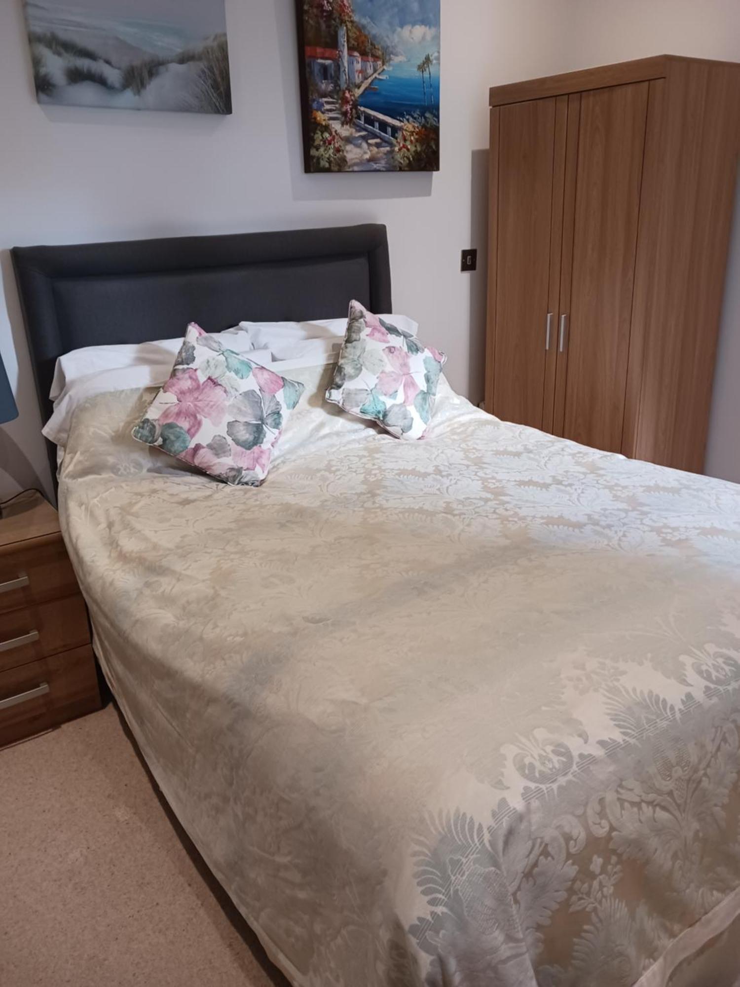 Bodlondeb Castle Bed & Breakfast { Central Llandudno} Eksteriør billede